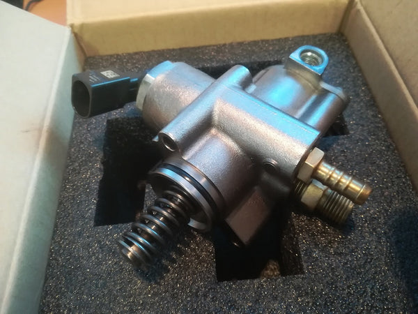 VAG hoge druk pomp 06F127025